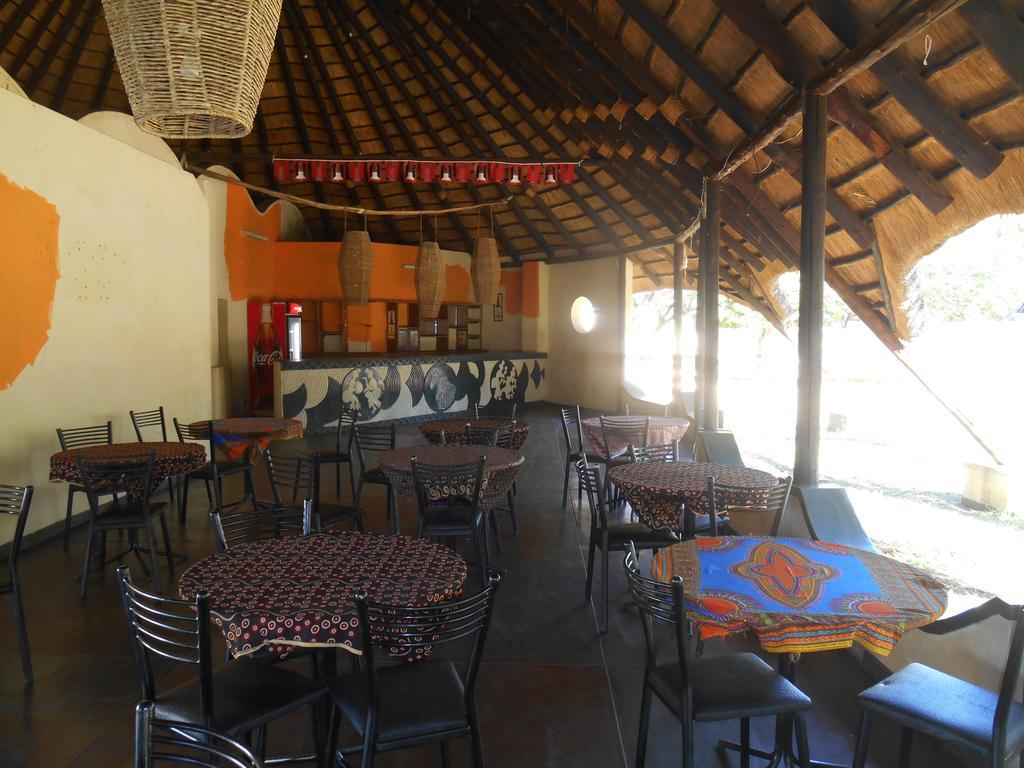 Victoria Falls Budget Hotel Extérieur photo