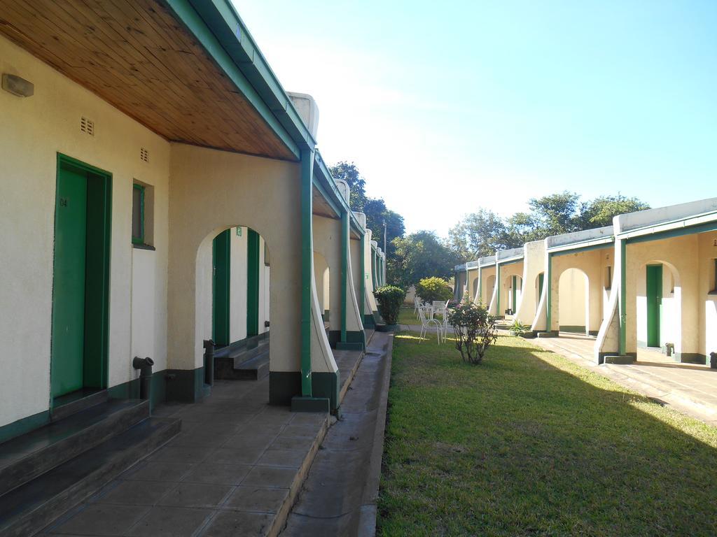 Victoria Falls Budget Hotel Extérieur photo